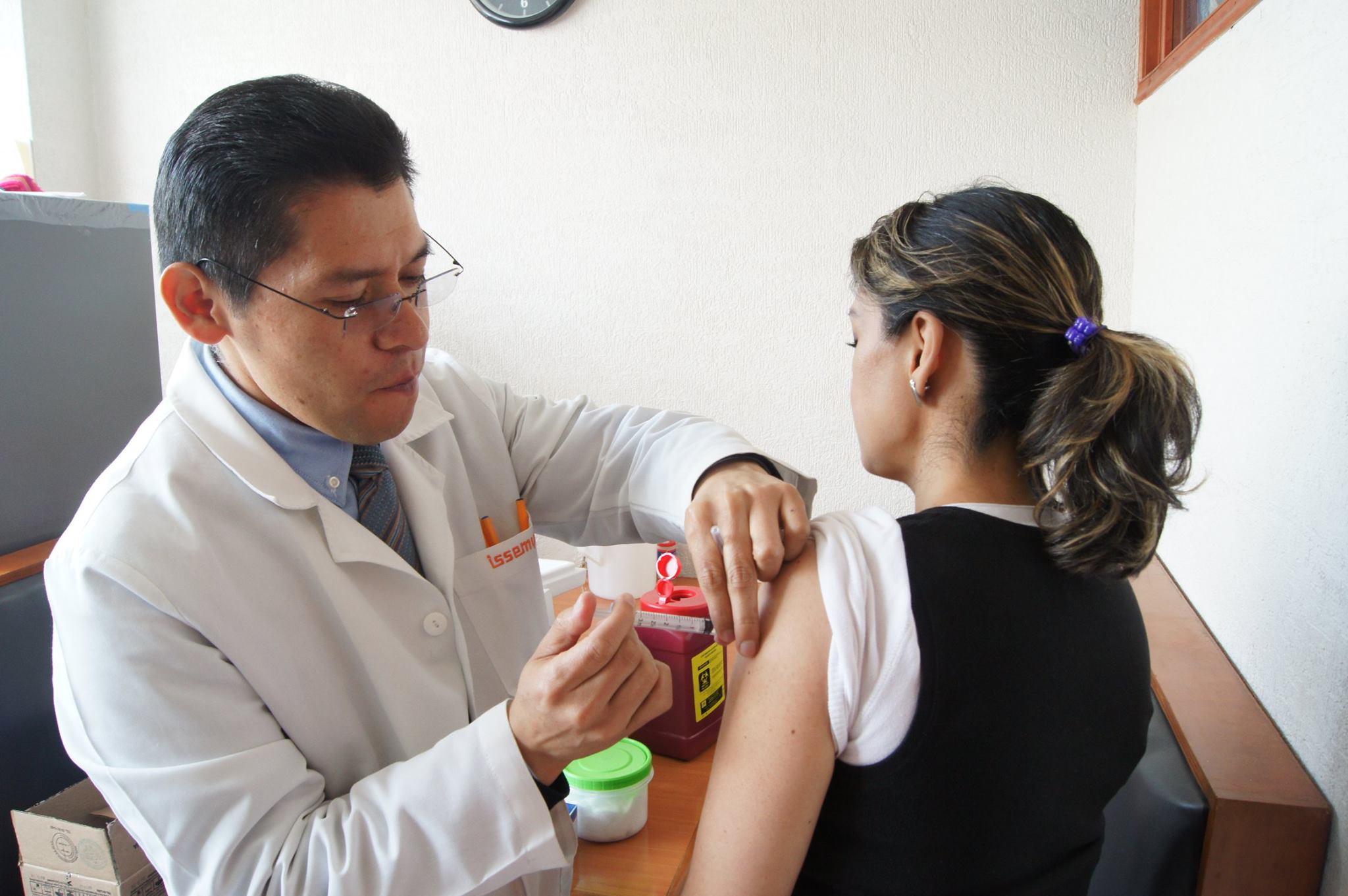 Recomiendan especialistas aplicarse vacuna de influenza por inicio de temporada invernal