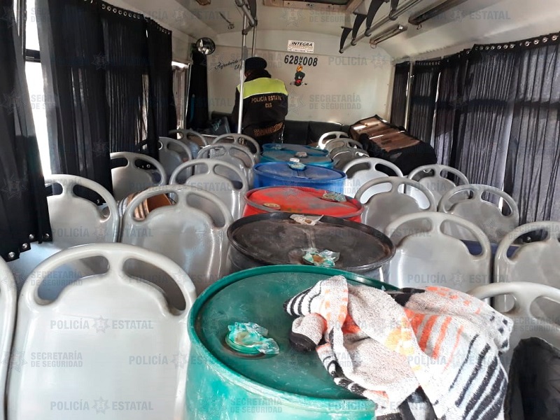 Transportaban huachicol en camión de pasajeros en Texcoco