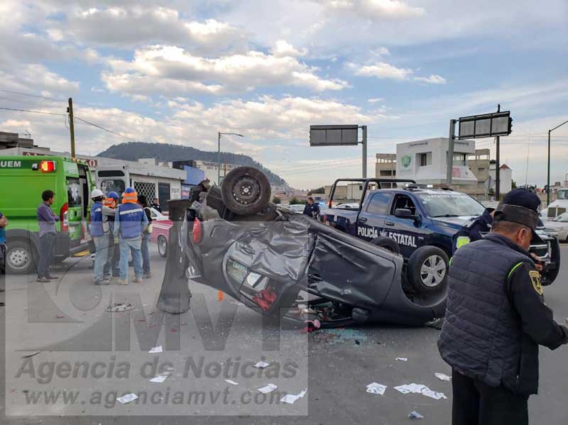 "Semaforazo" deja 5 personas lesionadas en Av. Las Torres