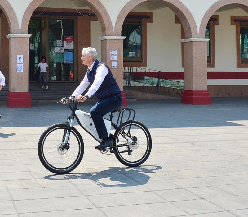 Pone orden Del Mazo en transporte con bicicletas y taxis