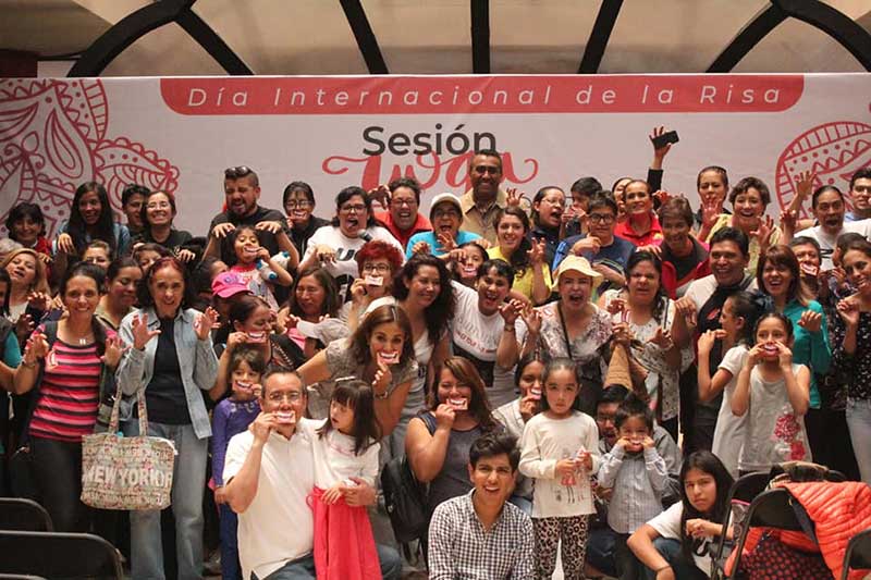 En Toluca celebran el día mundial de la risa