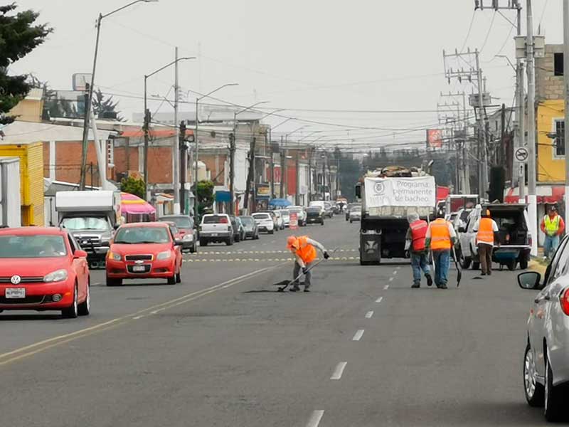 Rehabilita Toluca vialidades de manera permanente, a través del bacheo