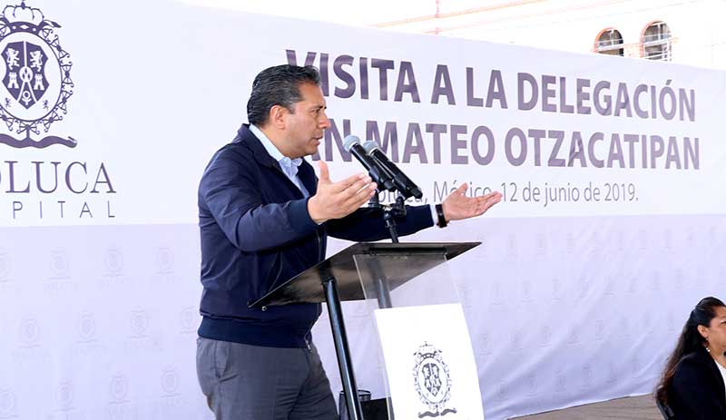 Escucha Juan Rodolfo peticiones de los toluqueños para trabajar a su favor