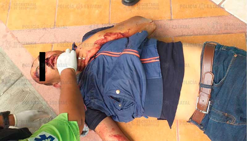 Se roba una moto en Geovillas de la Independencia, en la huida derrapa; policías lo salvan de ser linchado