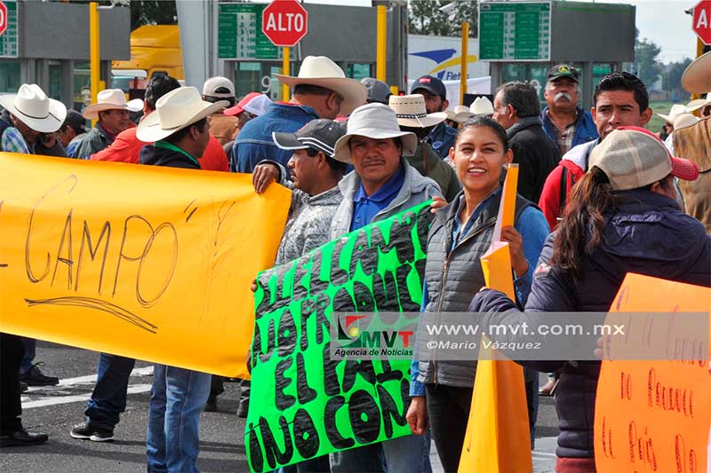 Protestan campesinos por cancelación de subsidios y apoyos para la ...