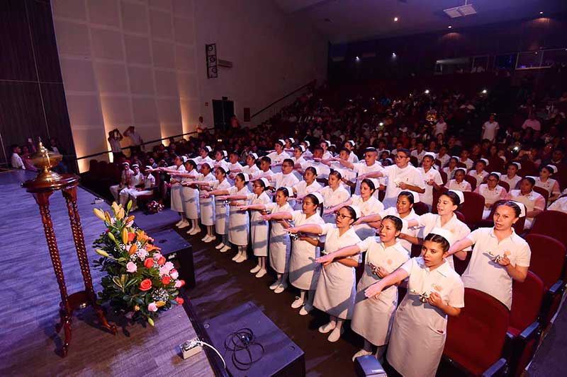 Se gradúan 36 enfermeras de la Cruz Roja