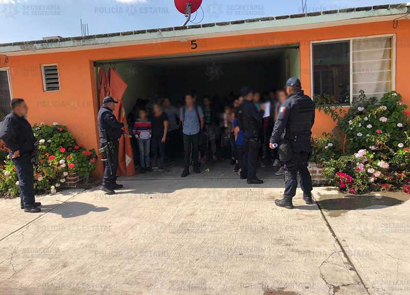 Detienen a 83 indocumentados escondidos en un motel de Soyaniquilpan