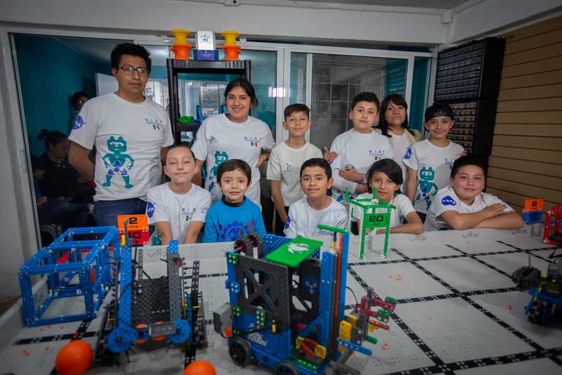 Egresados de UAEM crearon la Escuela de Robótica y Tecnología NIRT