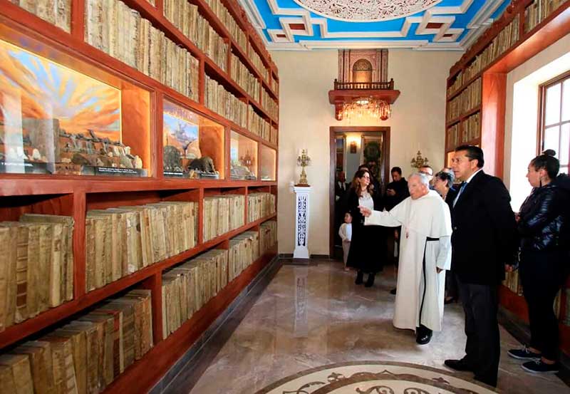 Alcalde de Toluca inaugura biblioteca, joya histórica y cultural