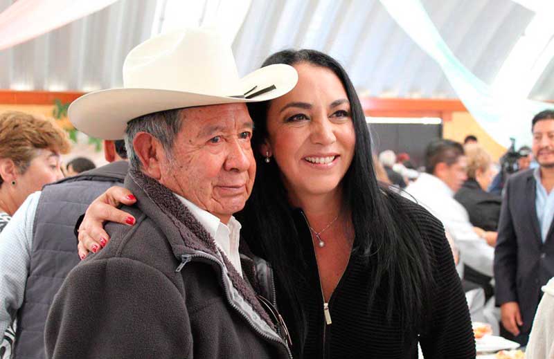 Gaby Gamboa honra el legado de los abuelos en Metepec