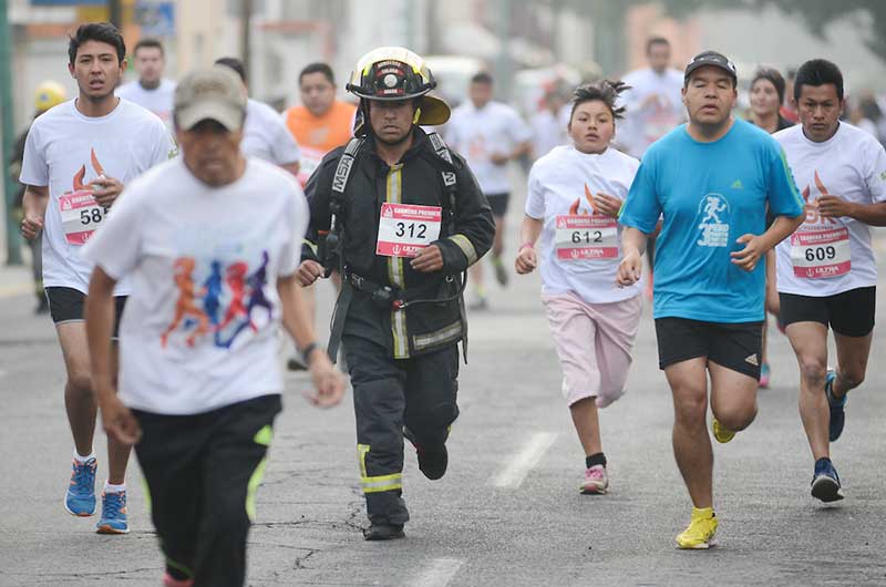 Invitan a participar en la 7ª carrera «Préndete» a beneficio de los bomberos de Toluca