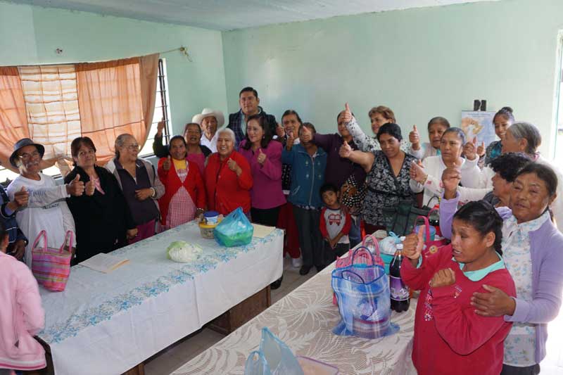 Convive DIF de Almoloya de Juárez con grupos de adultos mayores