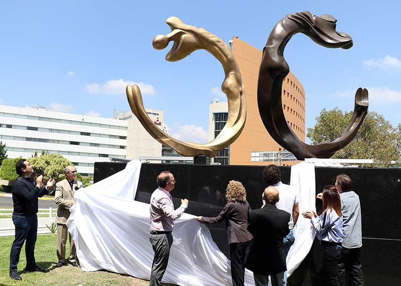 Se inaugura escultura del Maestro José Sacal en Huixquilucan