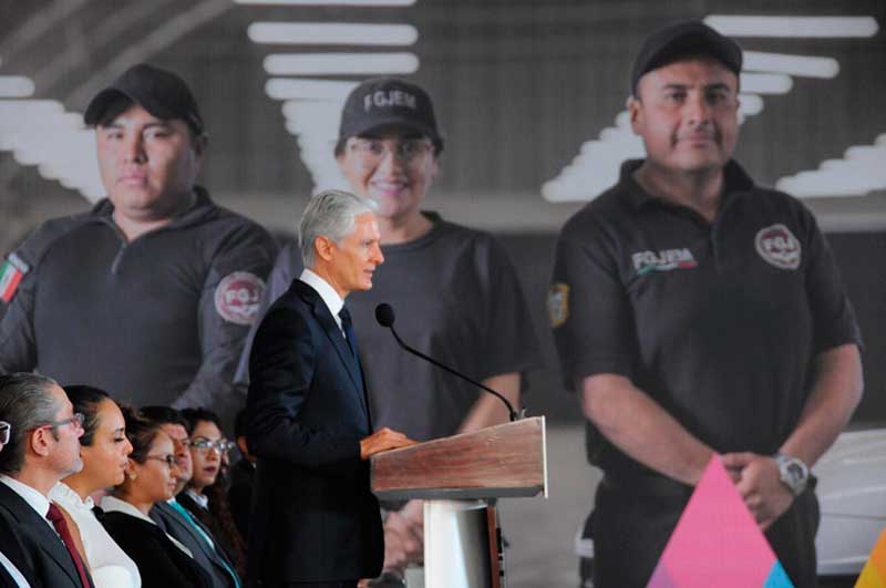 Gobernador Del Mazo entrega equipamiento a grupos tácticos de la Fiscalía