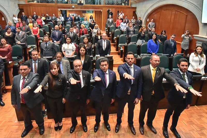Por unanimidad eligen a Maurilio Hernández como presidente de la Jucopo