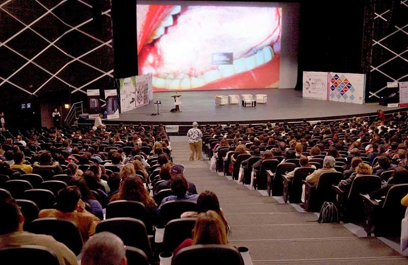 Capacita DIFEM a más de mil Odontólogos Mexiquenses