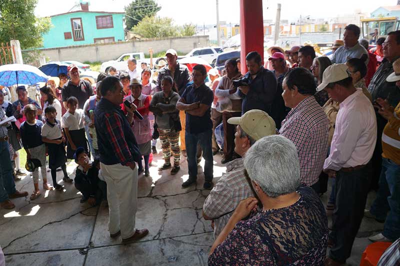 Construyen carretera a Colinas del Sol en Almoloya de Juárez