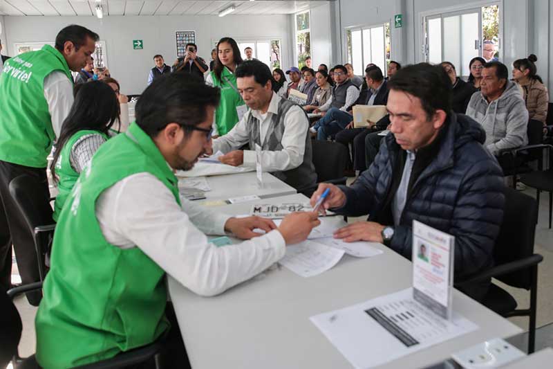 Inauguran módulo para entrega de placas en la Alameda de Toluca