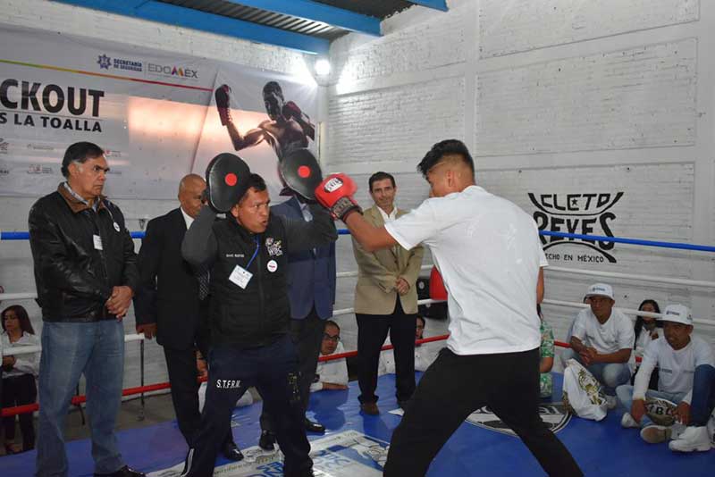 Inician taller de boxeo para adolescentes internados en la Quinta del Bosque