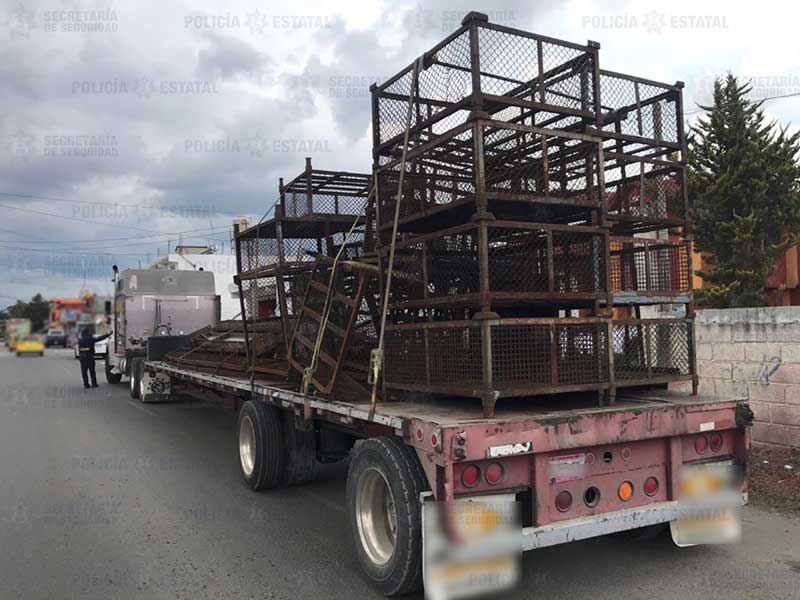 Policías recuperan tracto camión robado en predio de San Pablo Autocpan