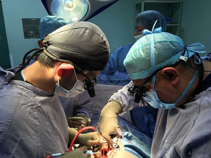 Realizan en ISSEMYM cirugía a corazón abierto