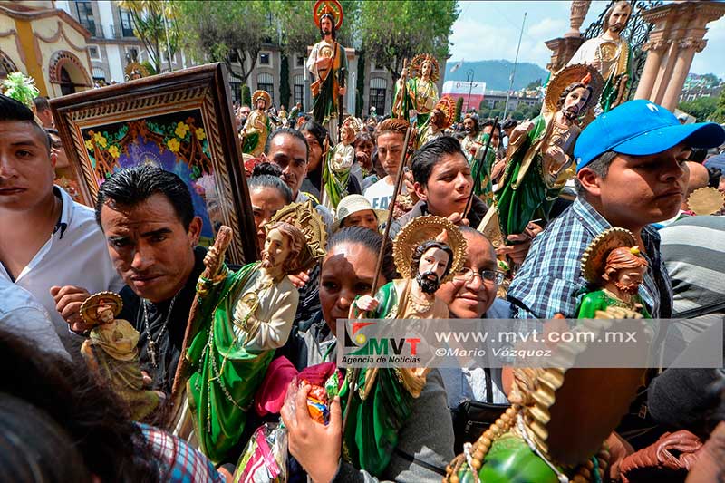 Festejan en Toluca a San Judas Tadeo, el santo de las causas difíciles