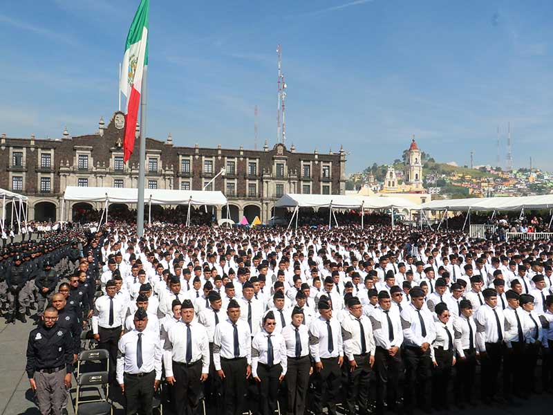 Ingresan al Colegio de Policía de Toluca 3,300 nuevos cadetes