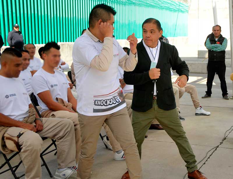 Clausuran con posada entrenamiento de box a internos del penal de Tenango