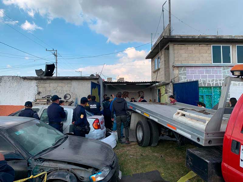 Catean inmueble en Santa Cruz Atzcapotzaltongo con autopartes y vehículos robados