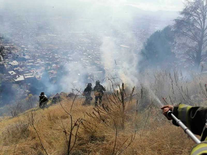 En 14 días del año 2020 bomberos de Toluca sofocan 34 incendios de pastizales