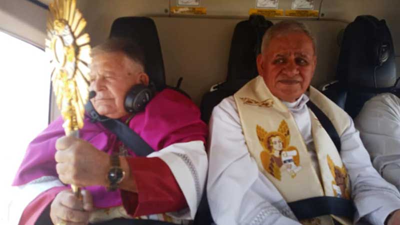 Arzobispo de Toluca hace bendición aérea en helicóptero y pide por el fin del Coronavirus