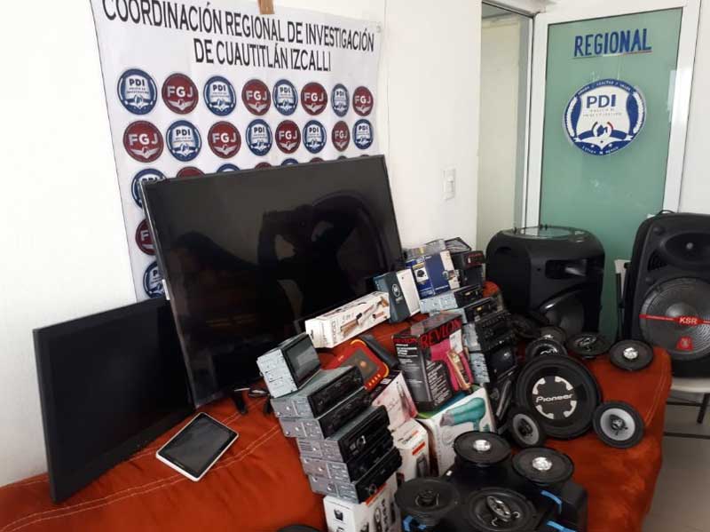 Recuperan mercancía saqueada de tienda Elektra en Tultitlán