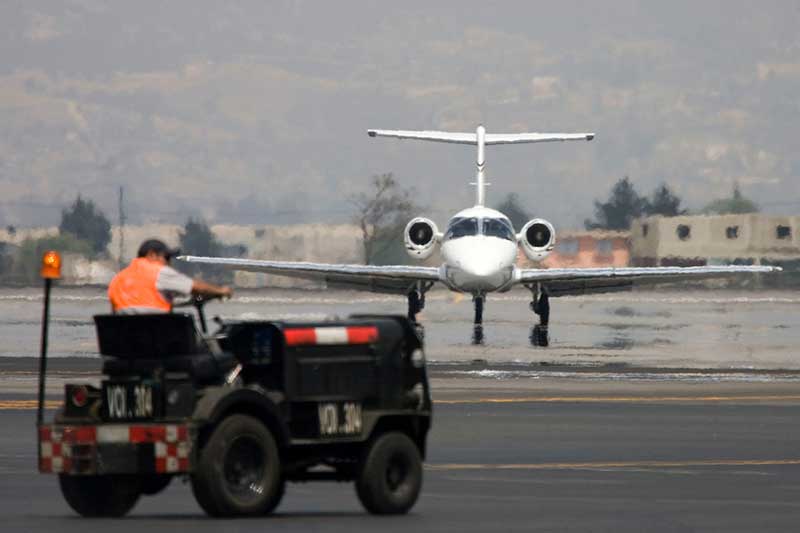 Confirman caso positivo de Covid-19 en el aeropuerto de Toluca
