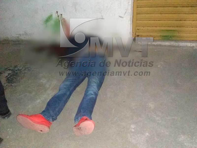 Motoneto asesina a taxista que lo atropelló en San Pablo Autopan, Toluca