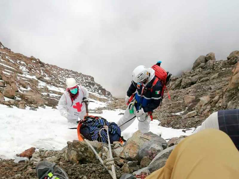 Cruz Roja rescata el cuerpo de alpinista accidentado en el Iztaccíhuatl