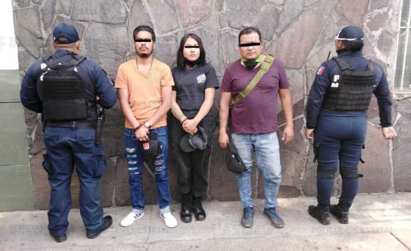 Detienen a ex inspectores de Toluca por extorsionar a ambulantes en Zinacantepec