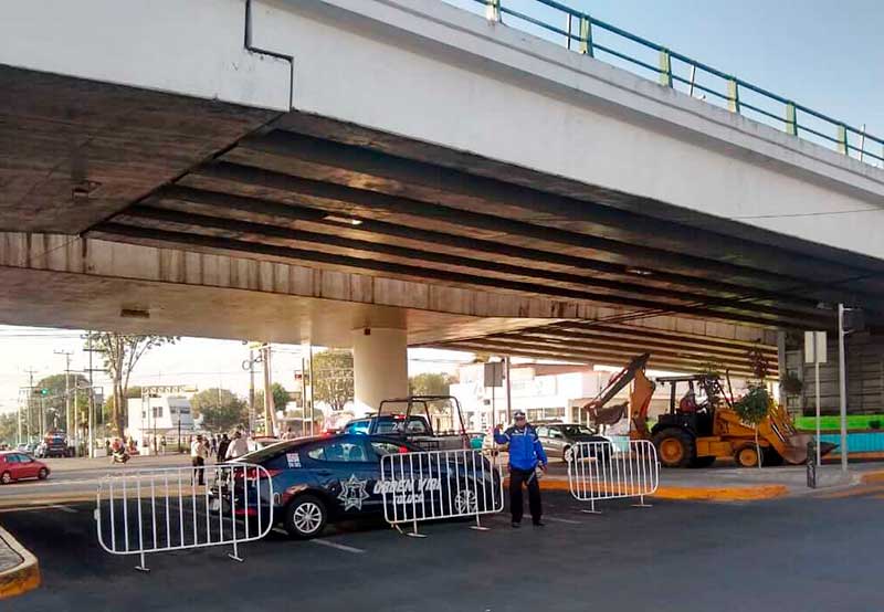 Cierran vialidades en la zona Terminal y Mercado Juárez, buscan evitar contagios de Covid-19