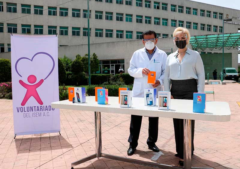 Voluntariado del ISEM dona teléfonos a hospitales del Edomex