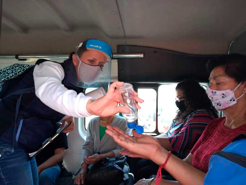 Promotores del Isem capacitan a choferes del transporte público