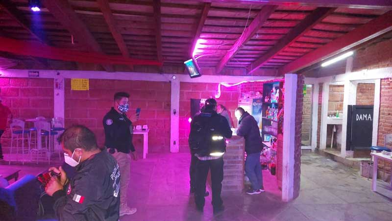 Catean table dance en Villa de Carbón, 8 mujeres podrían ser víctimas de trata