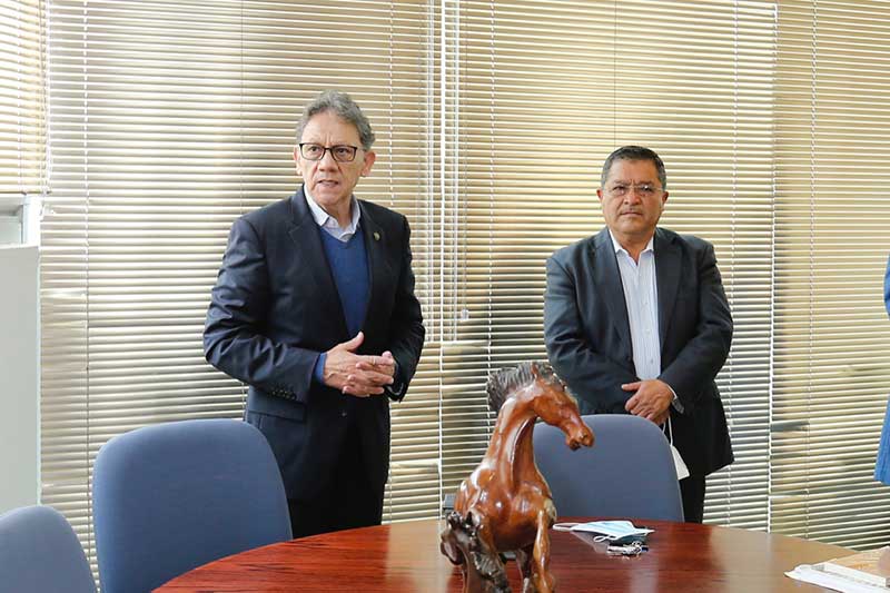 Victorino Barrios entró en funciones como contralor de la UAEM