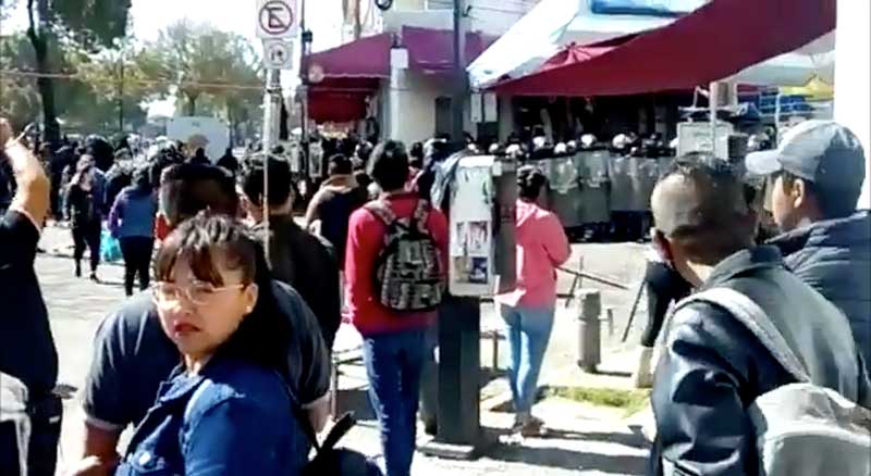 Realizan operativo contra ambulantes de la zona Terminal Mercado de Toluca