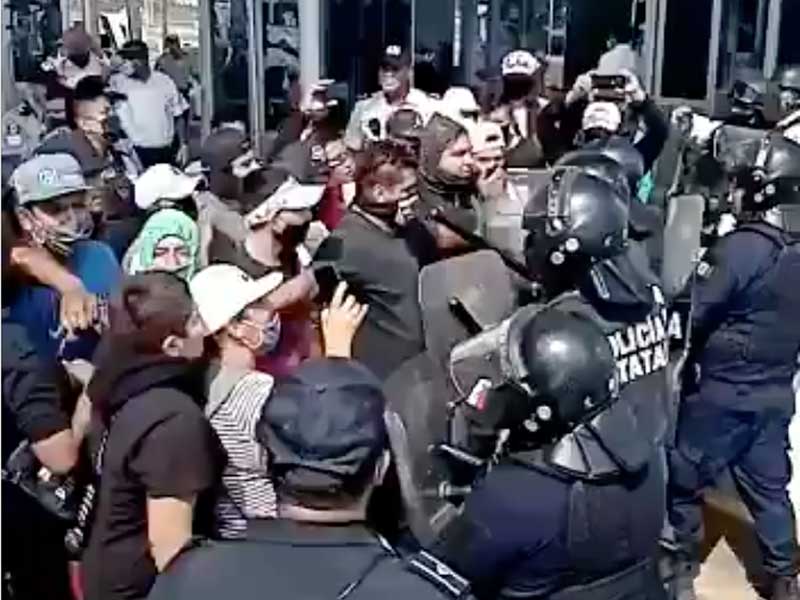 Detienen a 16 personas por tomar la caseta de cobro de Tepotzotlán en la México Querétaro