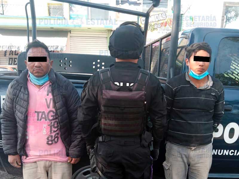 Policías detienen a dos presuntos narcomenudistas en San Lorenzo Tepaltitlán