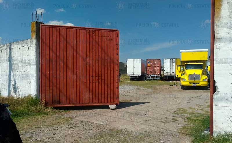 Policías recuperan camión robado con medicamentos controlados