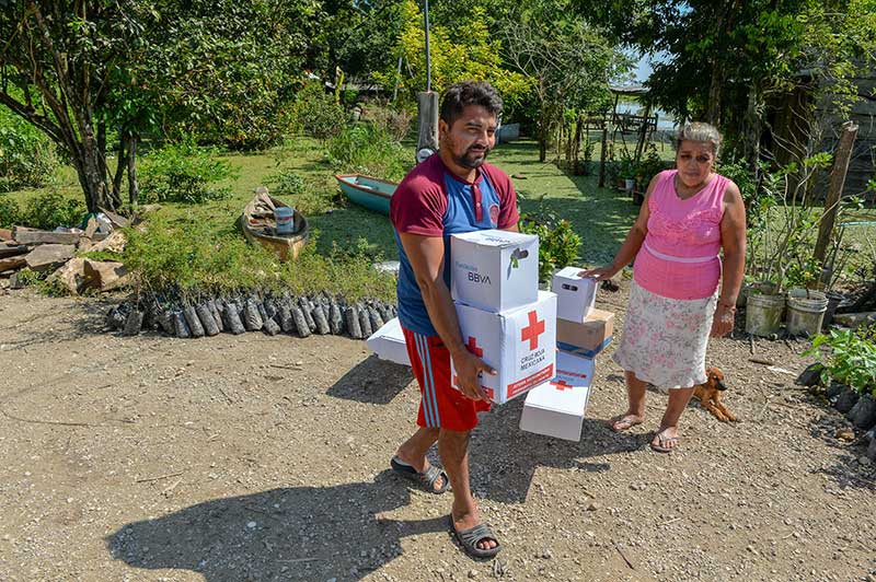 Voluntarios de la Cruz Roja del Edomex apoyan a damnificados de Teapa ...