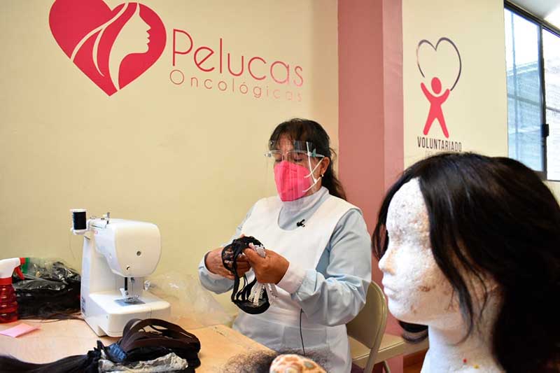 Voluntariado del ISEM entrega 150 pelucas oncológicas