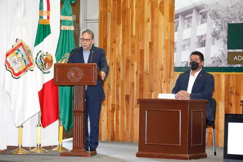 UAEM apoya permanencia de universitarios en sus estudios: Alfredo Barrera