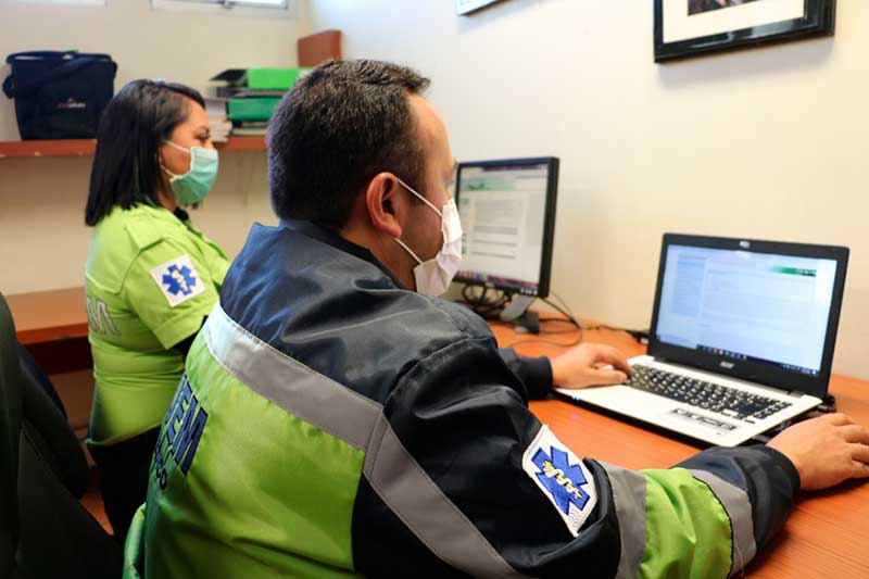 Casi mil llamadas al día reciben operadores de la Línea Covid-19