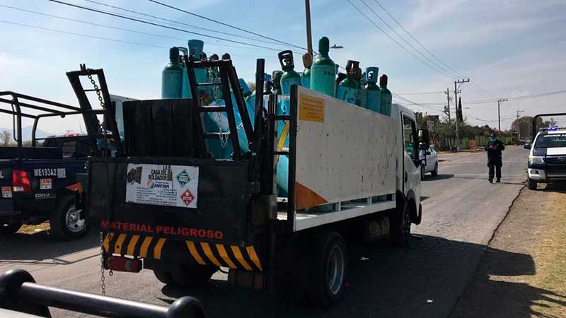 Procesan a sujetos que habrían robado camión con 55 tanques de oxígeno